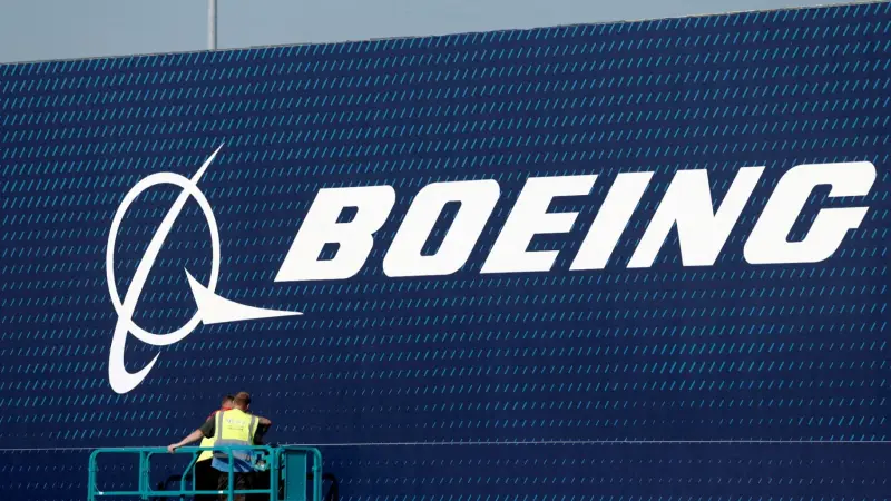 إضراب بوينغ يدخل شهره الرابع.. وتأجيل برامج عسكرية رئيسية