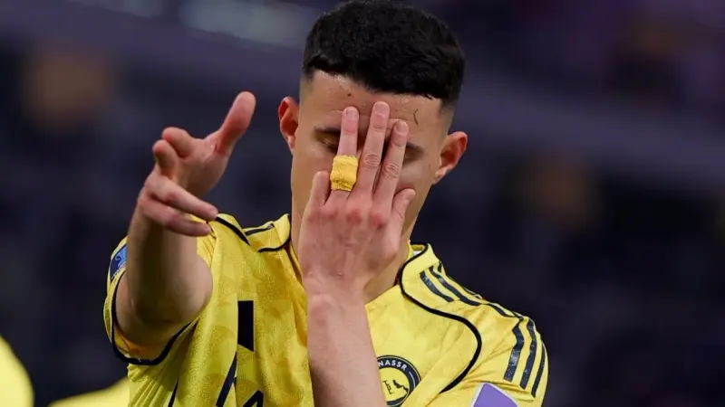 عمر السومة يشيد بعبد الله الحمدان: المهاجم الأكثر تأثيراً في الكرة السعودية