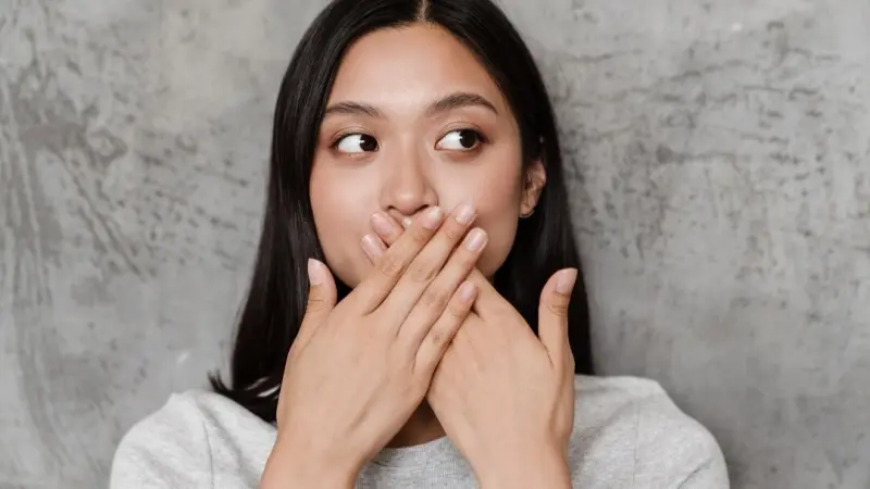 لهذا السبب لا تختفي رائحة الفم الكريهة بعد تنظيف الأسنان