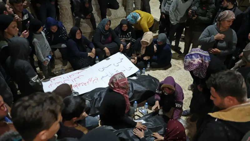 في سوريا.. الآلاف يشيعون أكرادا قتلوا أثناء احتفالهم بعيد النوروز