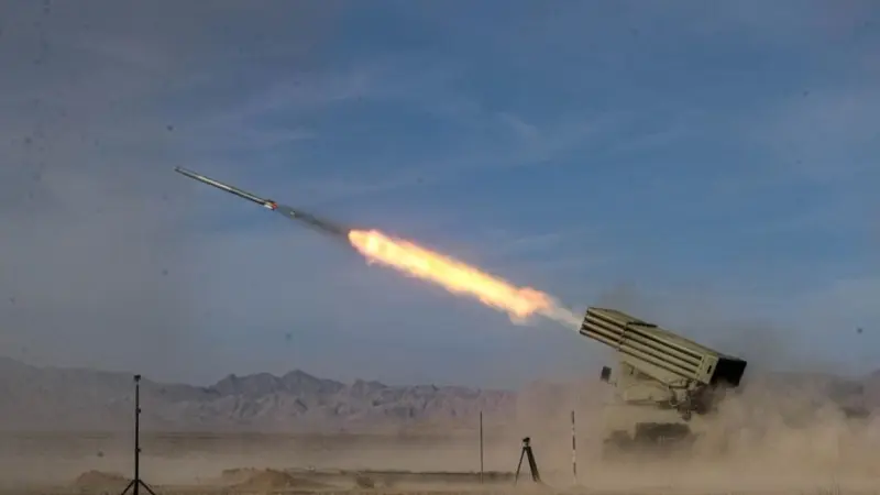 ما الفرق بين صواريخ كروز والصواريخ الباليستية؟