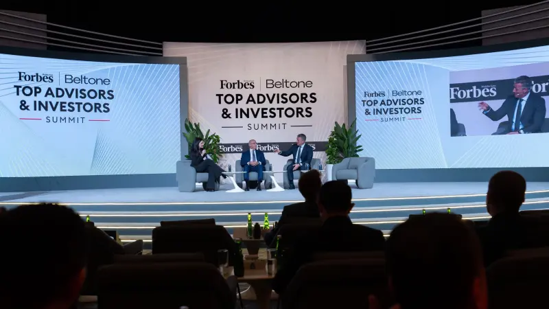 قمة "فوربس الشرق الأوسط" في أبوظبي تعيد رسم خريطة إدارة الثروات