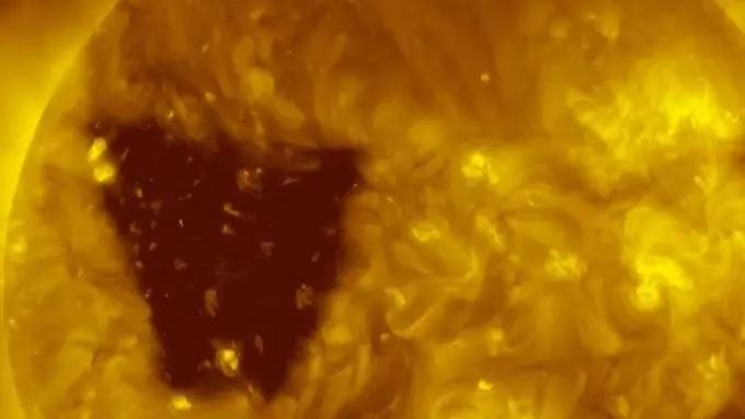 تضرب الأرض اليوم.. ما هي العاصفة الجيومغناطيسية؟