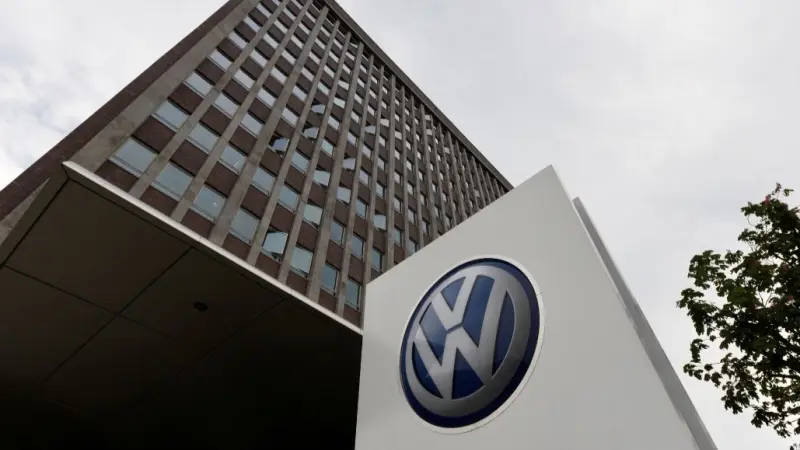 إندونيسيا تفتح الأبواب أمام "فولكس فاغن" للاستثمار في قطاع السيارات الكهربائية