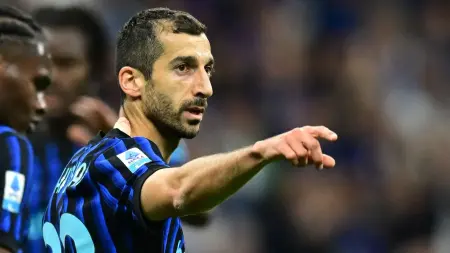 الدوري الإيطالي - إنتر ميلان يجدد عقد لاعبه هنريخ مخيتاريان