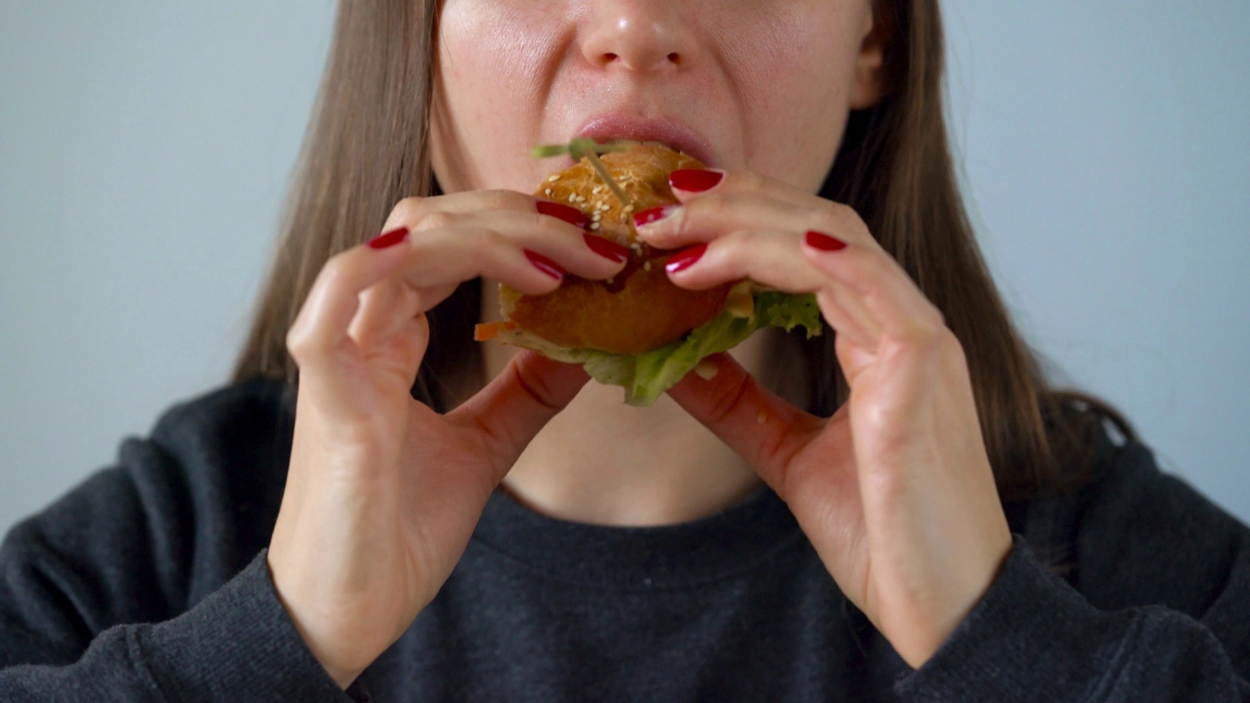 لماذا يصعب التخلص من الوزن الزائد خلال فترة الأعياد؟ 