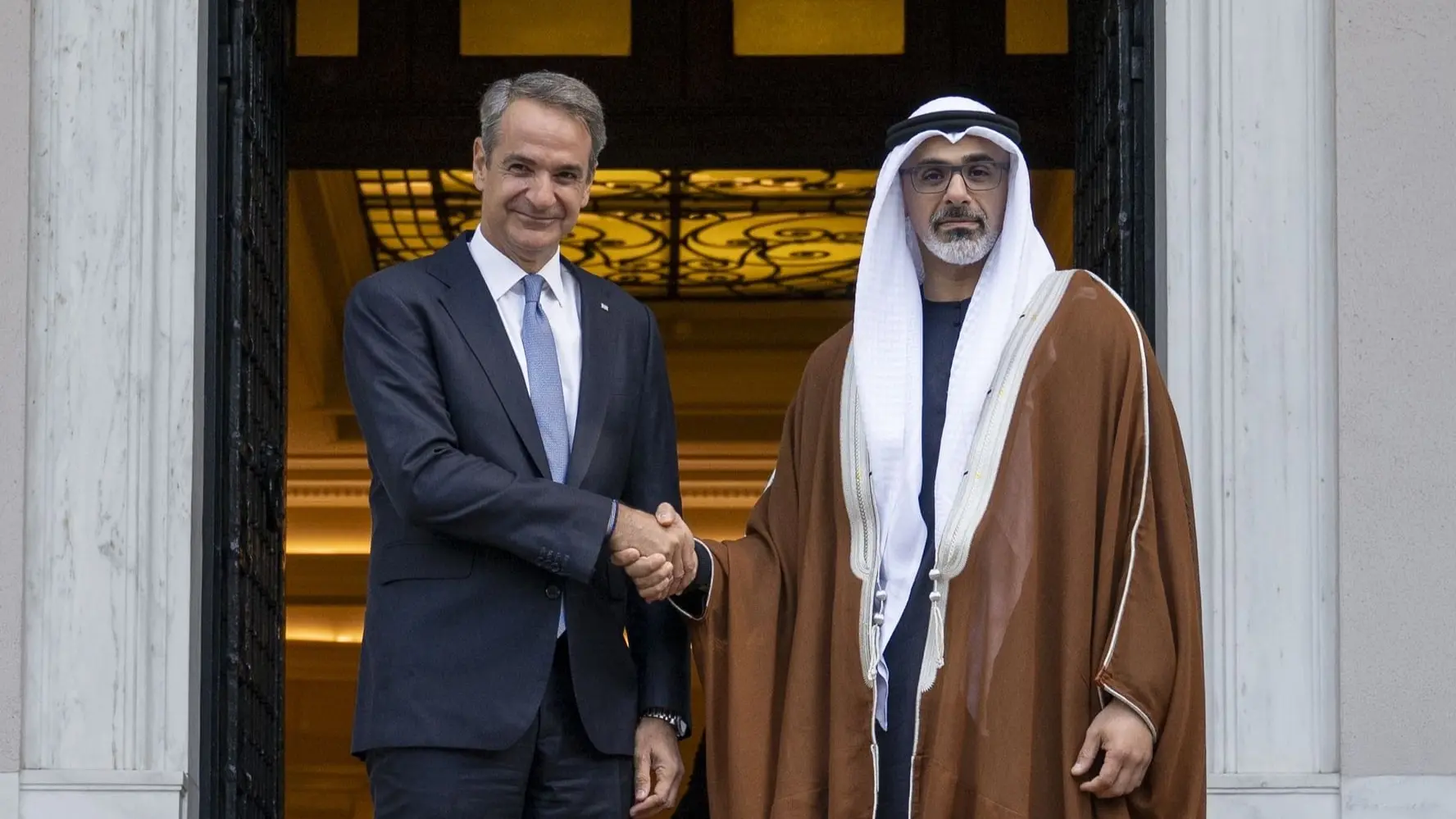 المباحثات بين الجانبين ركزت على تعزيز التعاون الثنائي في مجالات عدة (وام) المباحثات بين الجانبين ركزت على تعزيز التعاون الثنائي في مجالات عدة (وام)
