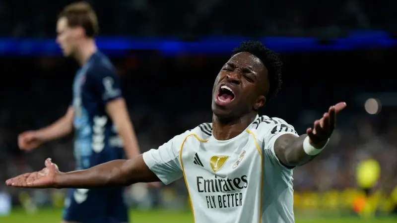 المدير الرياضي في اتحاد جدة يكشف تطورات انتقال فينيسيوس إلى السعودية