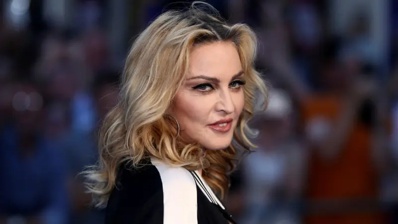 بعد إصابتها بعدوى بكتيرية حادة.. مادونا تغادر المستشفى