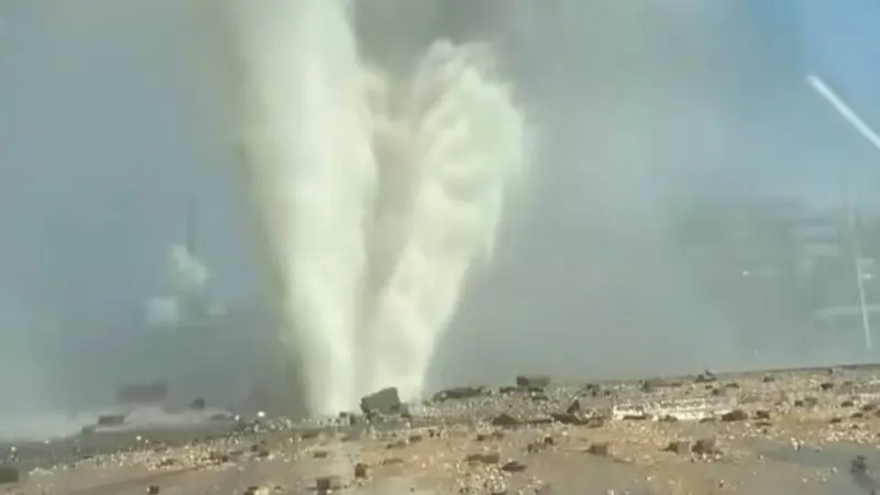 فيديو - سبب انفجار ماسورة مياه شارع التسعين يثير تساؤلات واسعة