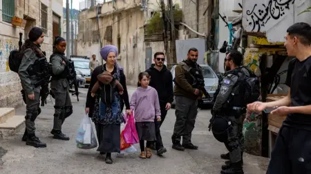 related_news_inside_blogsإسرائيل تطرد 11 عائلة فلسطينية من منازلهم في القدس لصالح مستوطنين