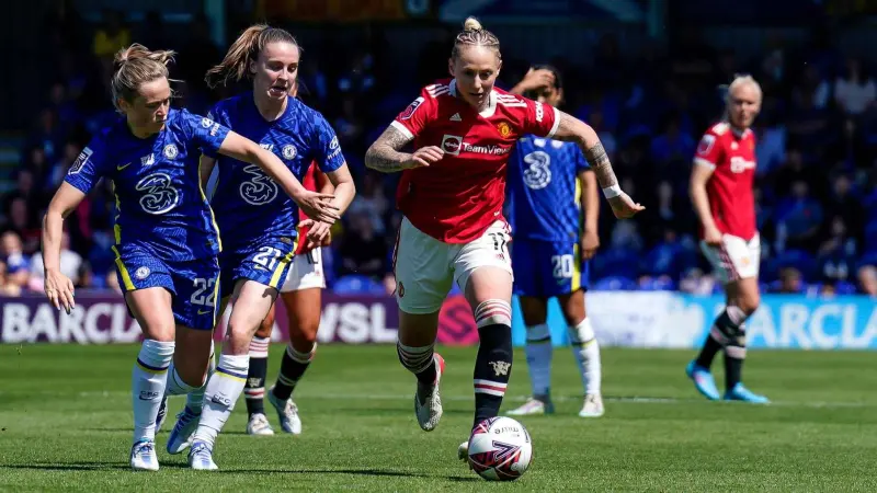 حادث طريف يؤخر انطلاق لقاء تشيلسي وأرسنال بالدوري الإنجليزي للسيدات