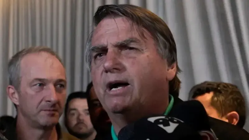 المحكمة العليا البرازيلية تؤيد سجن بولسونارو بعد اعترافاته