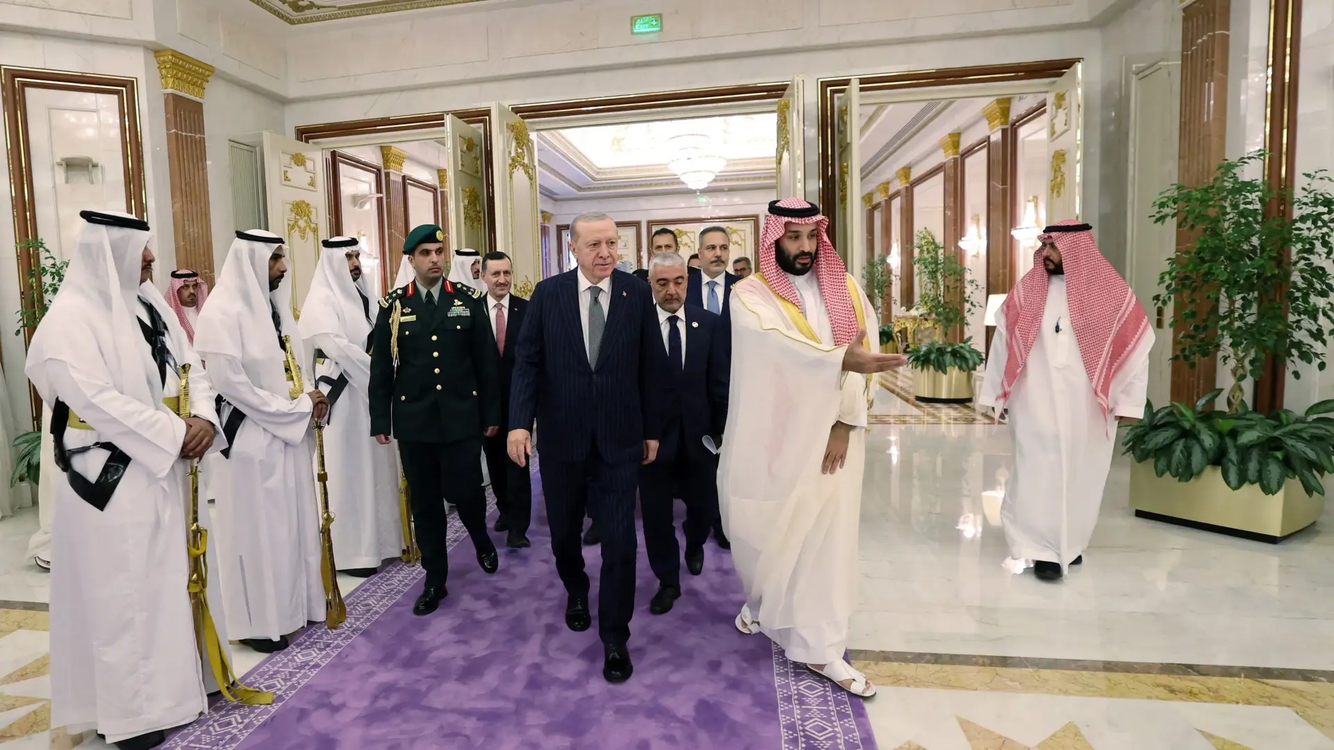 إيران تعتبر أن أي خطة تحدد التهديدات بالشكل الصحيح ستسهم في أمن المنطقة (رويترز) إيران تعتبر أن أي خطة تحدد التهديدات بالشكل الصحيح ستسهم في أمن المنطقة (رويترز)