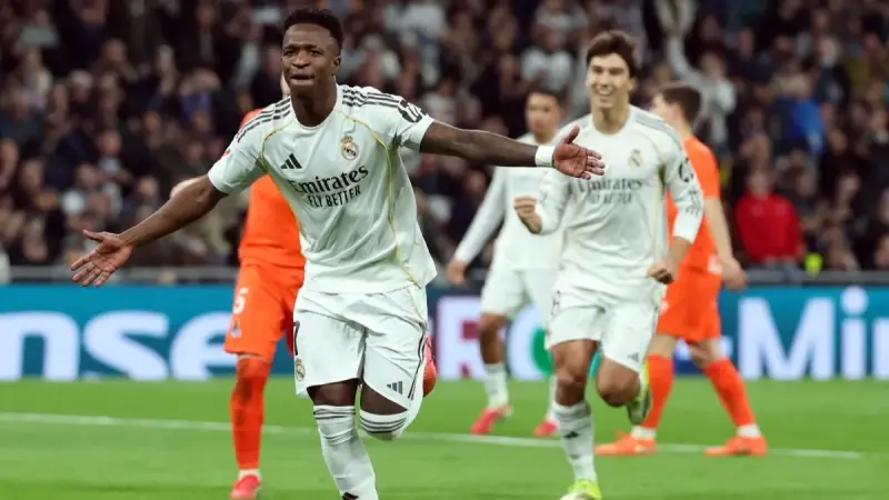 معلق مباراة ريال مدريد وبنفيكا اليوم.. أشهر الأصوات الجزائرية