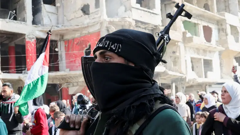 فيديو - انفلات أمني في درعا والسويداء.. وهذه خيارات الشرع لجمع السلاح