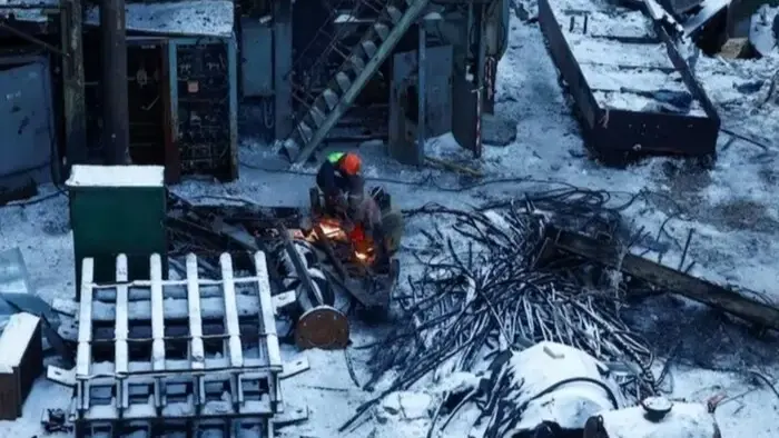 زيلينسكي قلق بشأن إمدادات الديزل