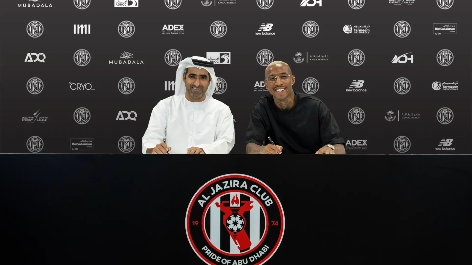 الجزيرة الإماراتي يضمّ تاليسكا ثاني تجاربه في الملاعب العربية (إكس) الجزيرة الإماراتي يضمّ تاليسكا ثاني تجاربه في الملاعب العربية (إكس)