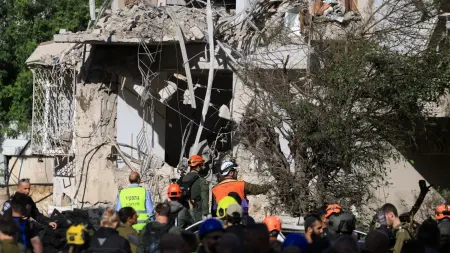 related_news_inside_blogsفيديو - إصابات ودمار كبير في تل أبيب بسبب سقوط صاروخ إيراني