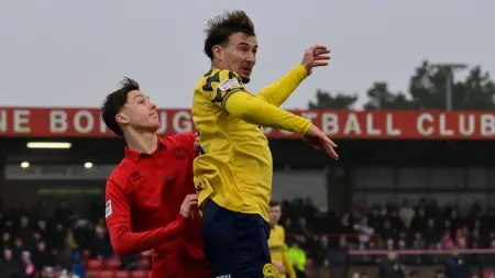 related_news_inside_blogsبعد الهزيمة.. جماهير فريق إنجليزي تتهم ناديها بـ"خطف الحافلة" في رحلة العودة