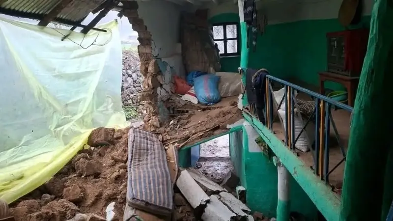 فيديو - انهيار ضخري يطمر حوالي 50 منزلاً في المغرب