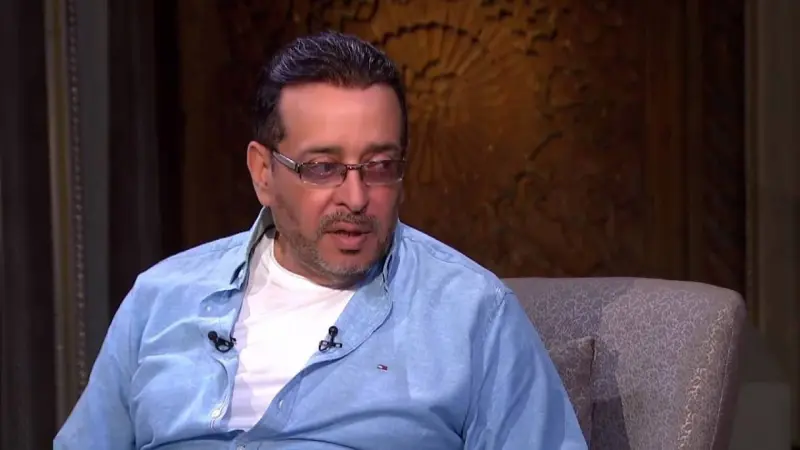 اشتهر في التسعينات.. من هو الفنان المصري الراحل علاء عبد الخالق؟