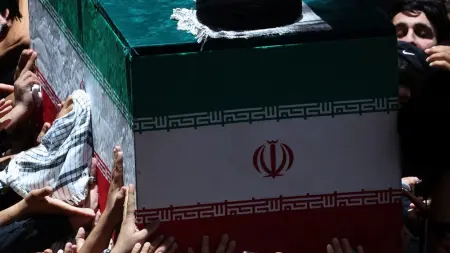 related_news_inside_blogsوصول جثمان خامنئي إلى النجف وبدء مراسم التشييع في العراق