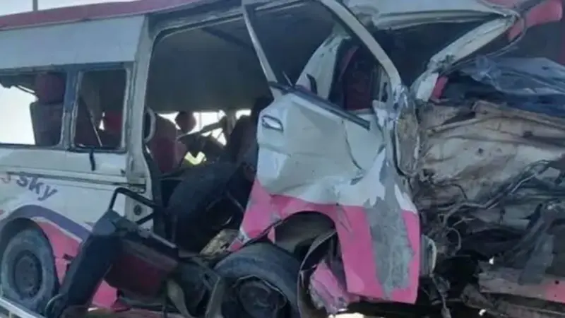 ما سبب حادث الحافلة المدرسية في مصر؟