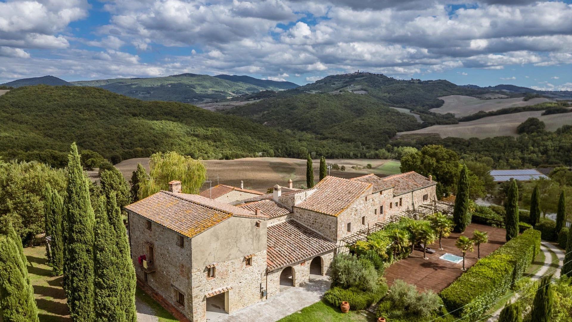 مدينة إيطالية تدفع إيجارات الوافدين.. ما القصة؟ 