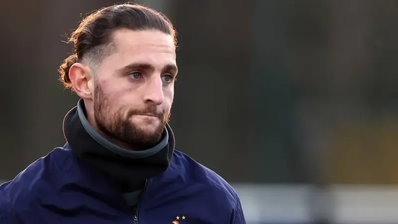 أدريان رابيو يعود إلى ميلان ويختار اللعب تحت قيادة أليغري مجددا