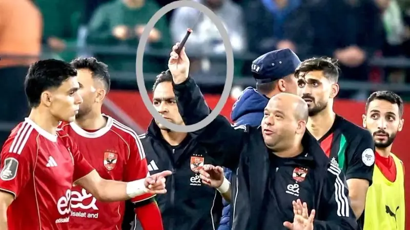 الكاف يقرر إحالة أحداث مباراة الجيش والأهلي للجنة الانضباط.. عقوبات منتظرة