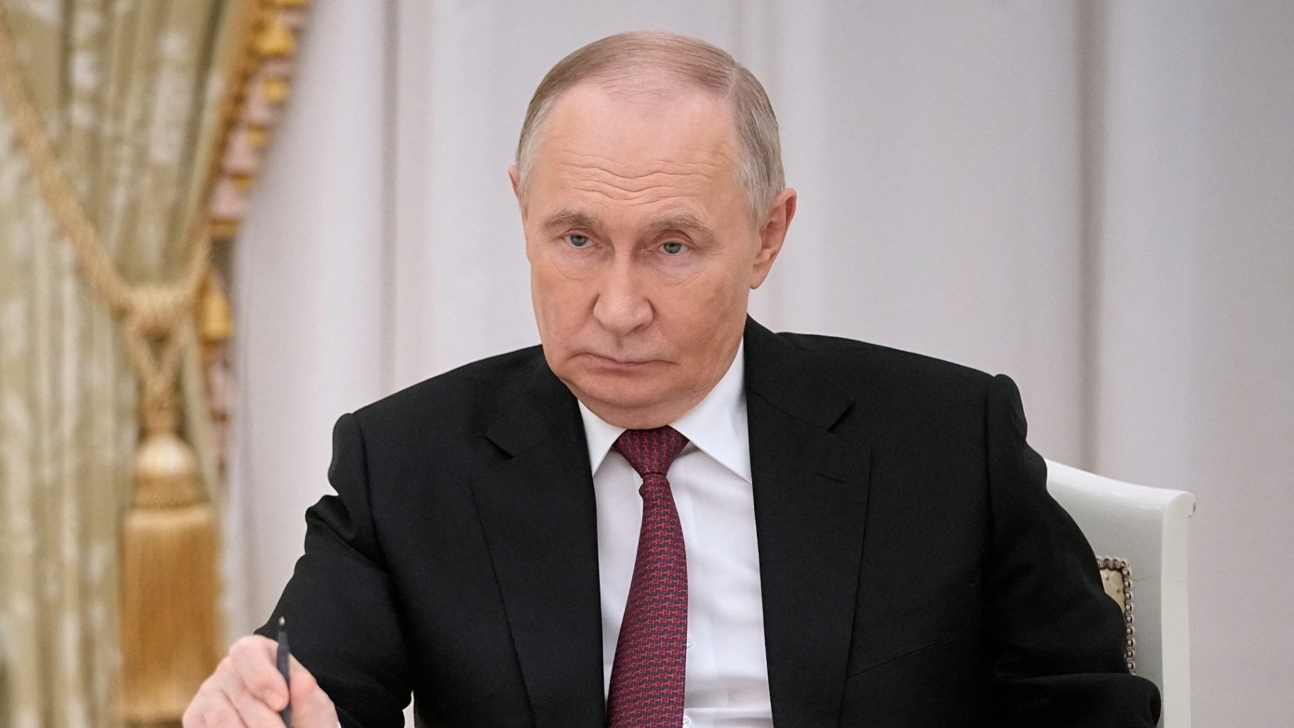 بوتين يرحب بمحادثات مع ماكرون شرط الإرادة المشتركة 