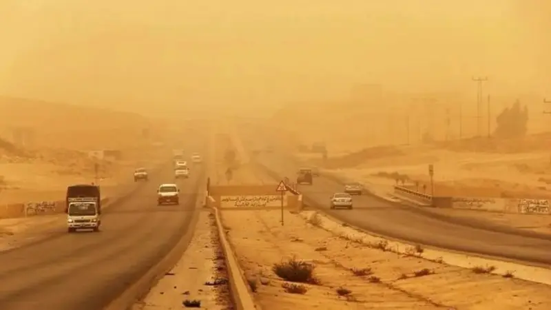 الأردن.. تراجع موجة الغبار وإعادة فتح الطريق الصحراوي أمام المركبات