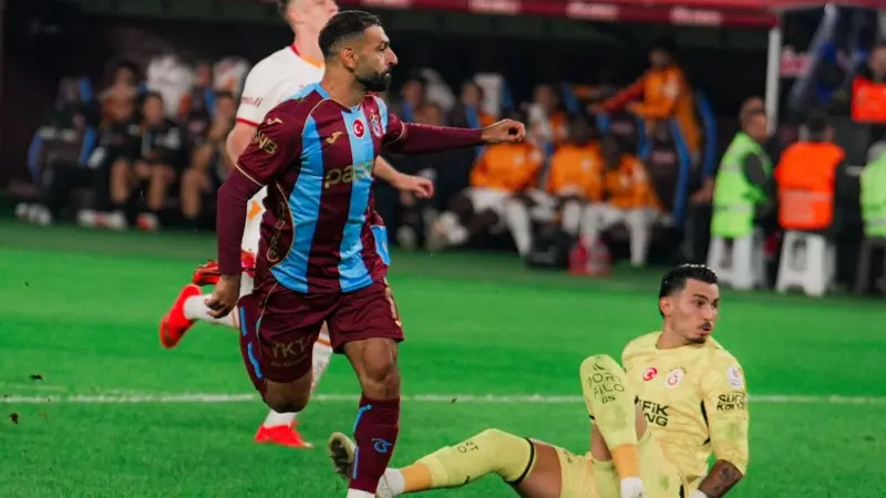 فيديو - محمد صلاح يقود احتفالات جماهير طرابزون بعد "هاتريك" غلطة سراي
