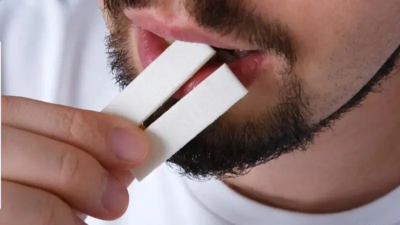 اجتاح "تيك توك".. "ترند" علكة تحديد فكّ الوجه