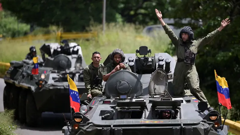 فنزويلا تستعدّ للحرب في حال أي تدخل أميركي