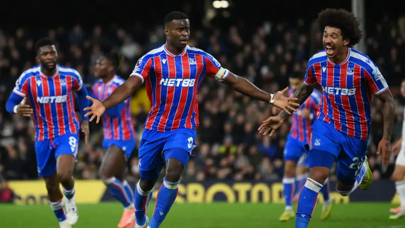 برشلونة ينافس السيتي.. كريستال بالاس لا يمانع بيع غيهي في يناير