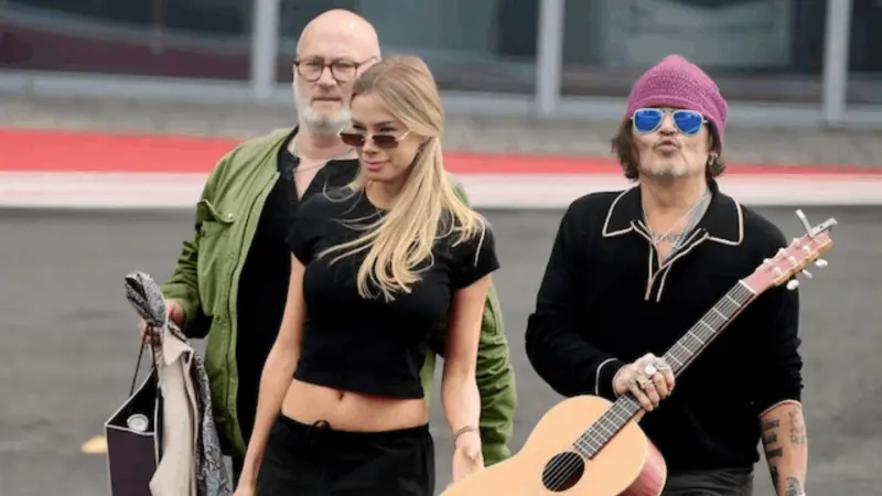 بعد آمبر هيرد.. جوني ديب مجددا مع شابة تصغره بـ33 عاما