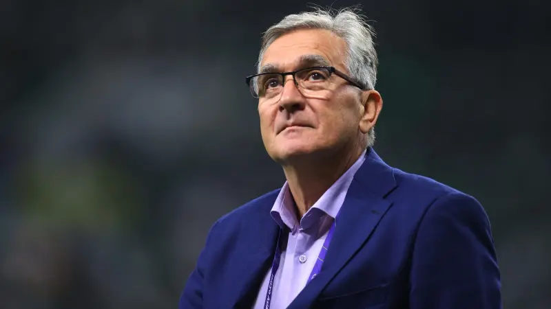 الاتحاد العماني يقيل مدرب المنتخب بعد الخروج من الدور الأول بكأس آسيا 2023