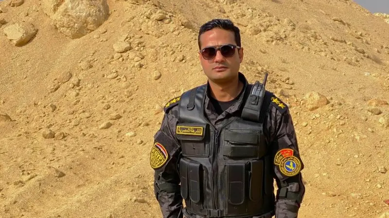 "مش عارف أعيش بعد أمي".. وفاة الفنان المصري أحمد قنديل