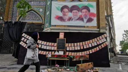 related_news_inside_blogsفيديو - صورة مجتبى خامنئي ضمن جدارية القادة القتلى في إيران.. ما القصة؟