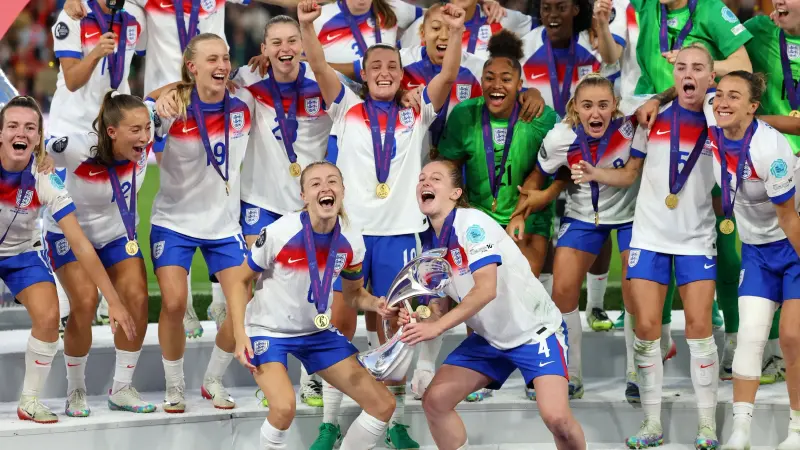 المشهد سبورتس: سيدات إنجلترا بطلات الـ"يورو".. وشباب برشلونة يتألقون وديًا