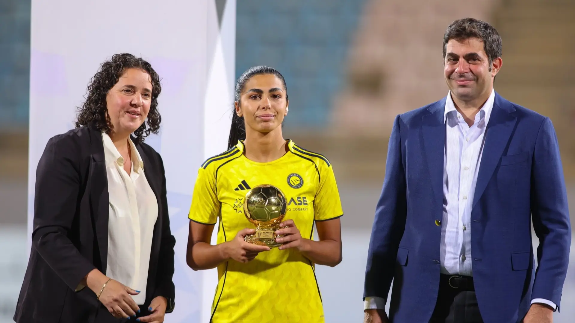 نسرين بهلولي تمثل منتخب الجزائر للسيدات في التصفيات المؤهلة للأولمبياد (إكس) نسرين بهلولي تمثل منتخب الجزائر للسيدات في التصفيات المؤهلة للأولمبياد (إكس)