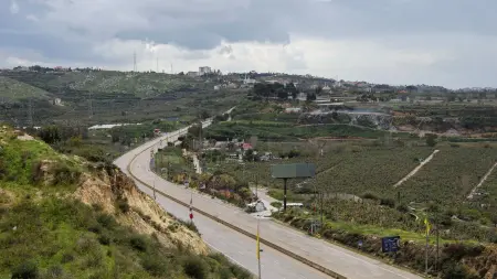 related_news_inside_blogsالجيش الإسرائيلي يستهدف عضوا بارزا في "حزب الله"