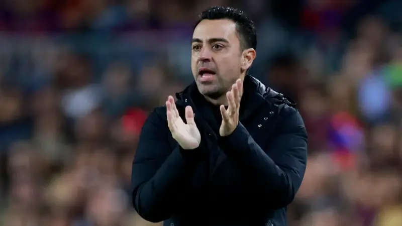 مقعد يايسله مهدد.. هل يتعاقد الأهلي السعودي مع تشافي هيرنانديز؟