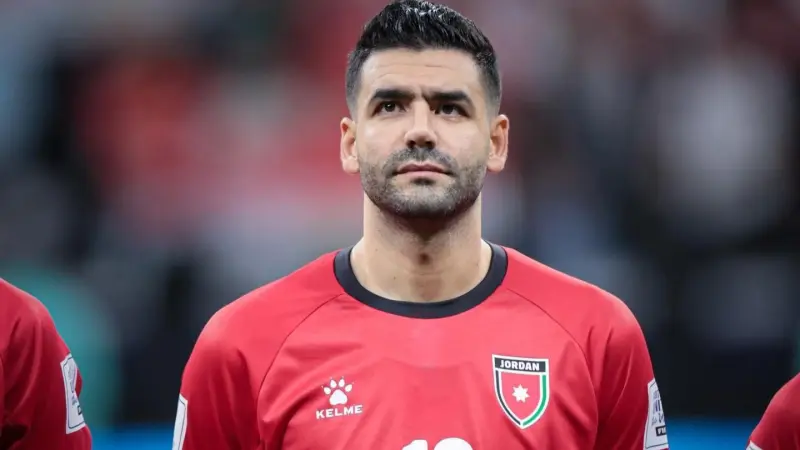 "لا يمثل أخلاقنا".. نجم منتخب الأردن يعتذر من مدرب المغرب لهذا السبب