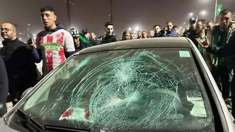 فيديو - إفطار جماعي قبل مباراة في كأس الجزائر يتحول إلى مشاهد عنف صادمة