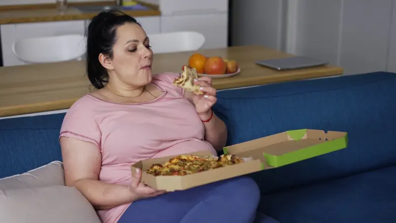 احذر.. الأطعمة غير الصحية تُفقدك لذة الأكل