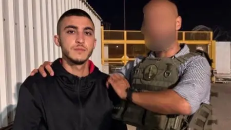 فيديو - التحقيق مع فلسطيني بصق على ضابطة بالجيش الإسرائيلي