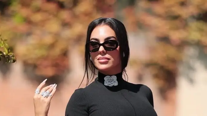 صور جورجينا رودريغيز.. استعرضت خاتم الخطوبة أمام الكاميرات بفينيسيا